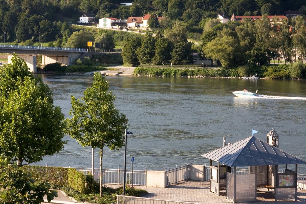 Wittelsbacher Zollhaus Hotel Vilshofen an der Donau Exterior photo