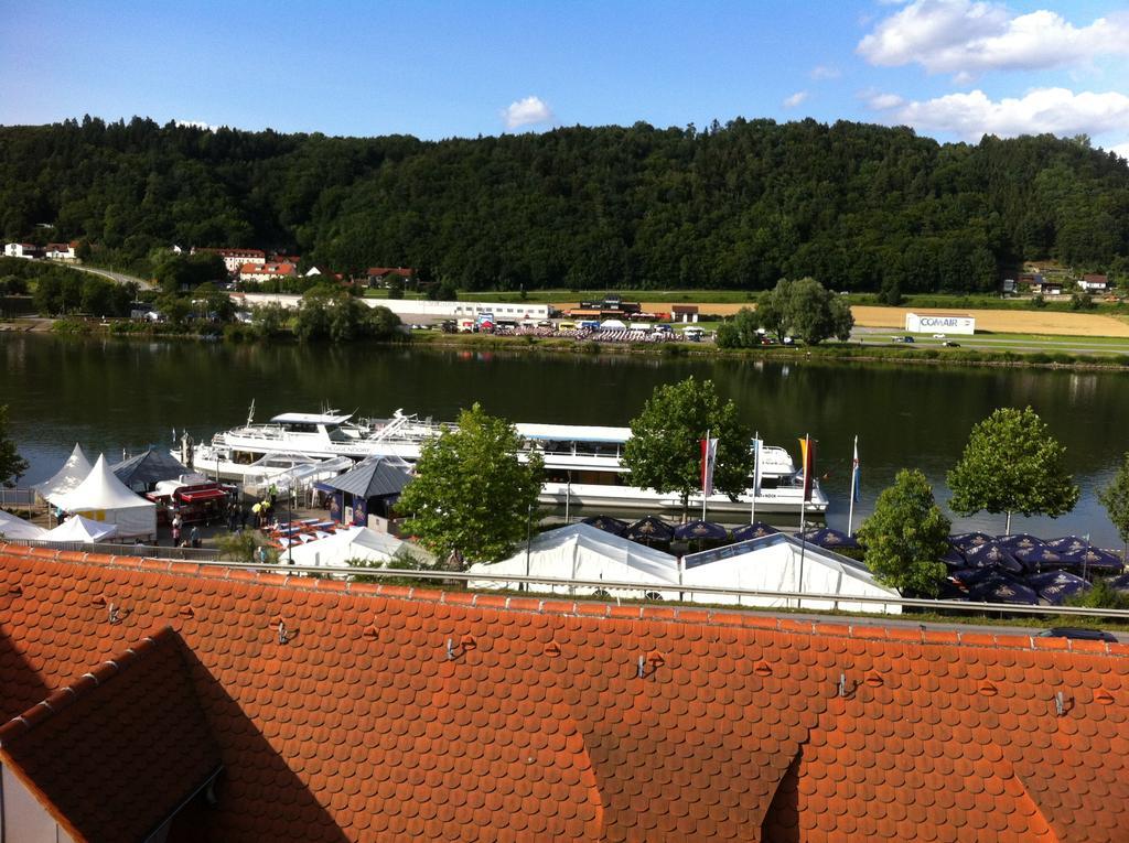 Wittelsbacher Zollhaus Hotel Vilshofen an der Donau Exterior photo